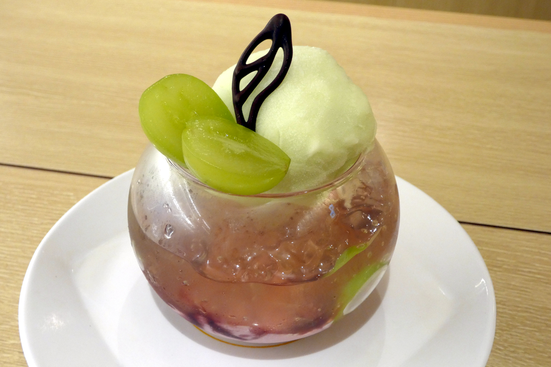 エメラルドマスカットパフェ