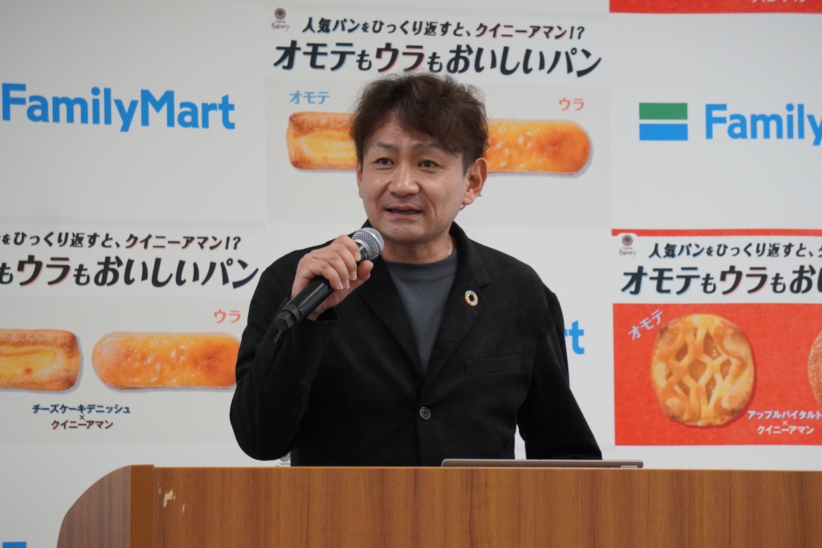 株式会社ファミリーマート 商品本部 スイーツ部 副部長の鈴木崇義氏