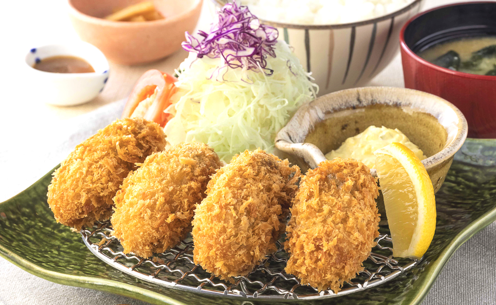 「大粒牡蠣フライ 4個」（定食 1380円）