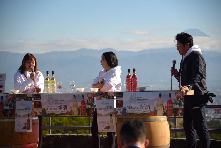 トークセッションと新酒のテイスティング