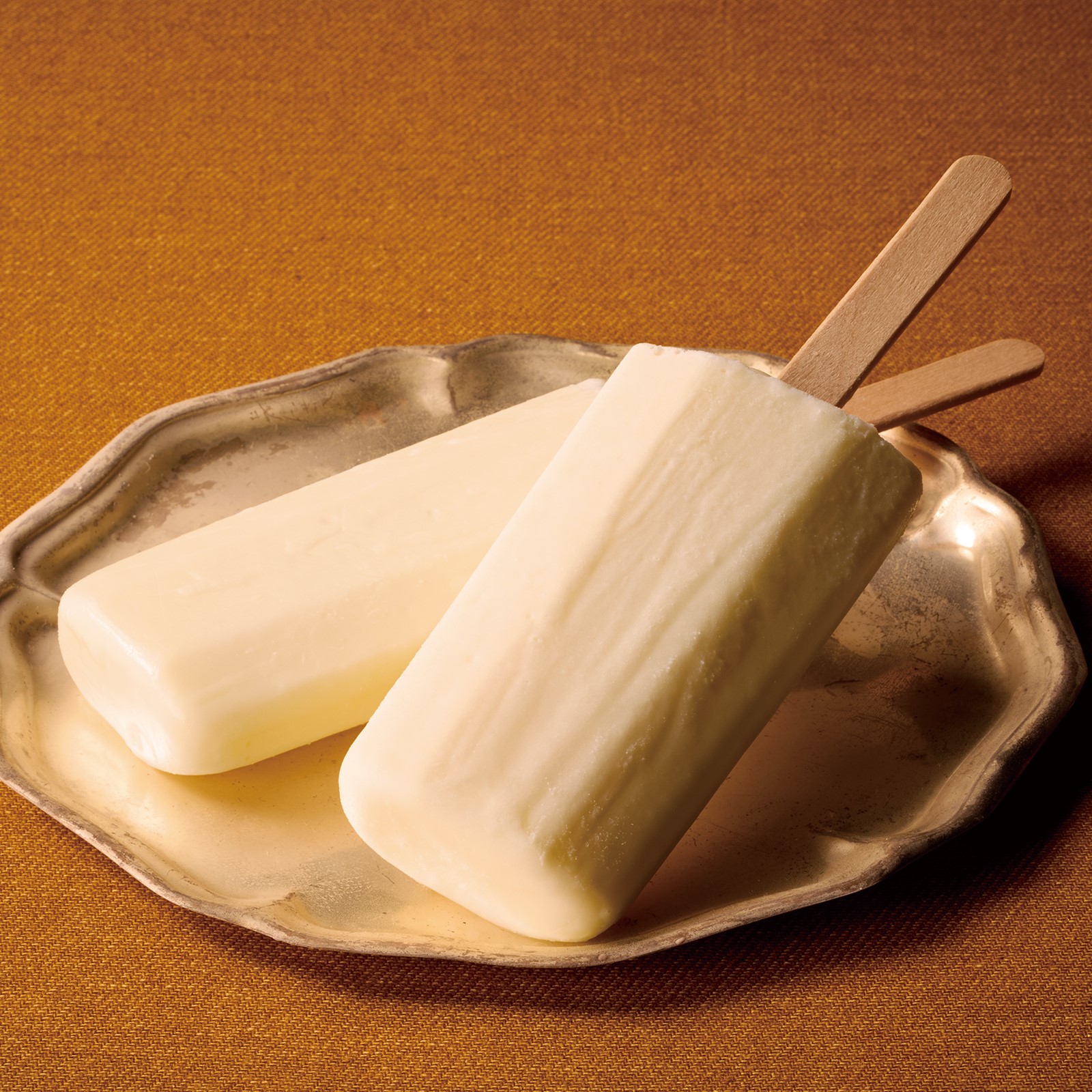 「リッチミルクバー」（1本129円・5本入594円）