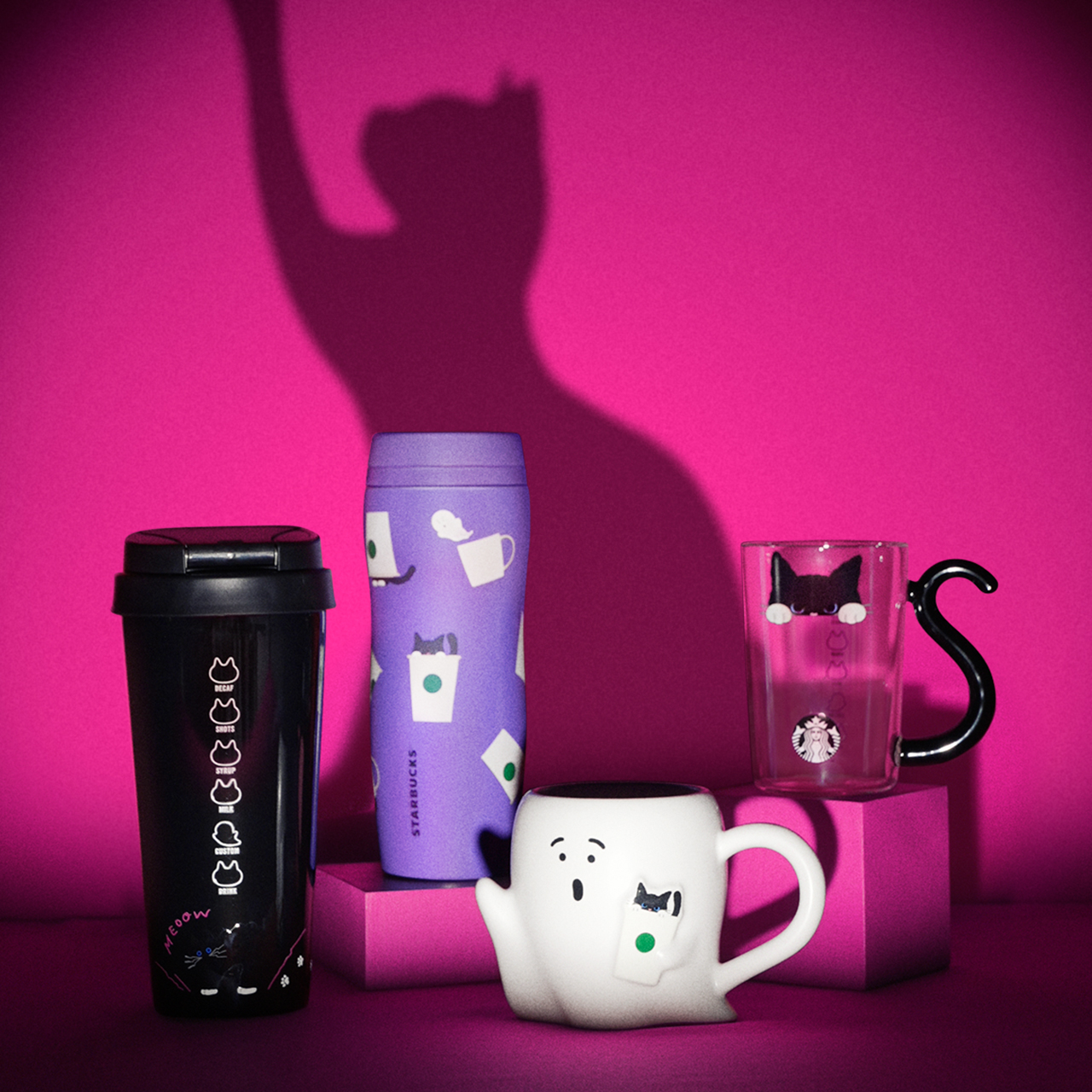 “いたずらな黒猫”がモチーフの多彩なコレクション