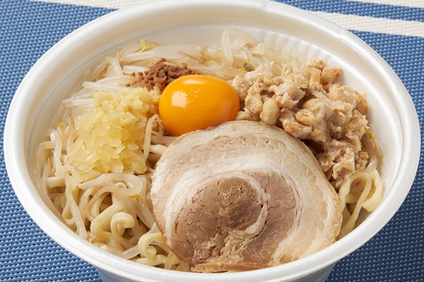 頑者監修 背脂マシマシ魚介豚骨まぜそば