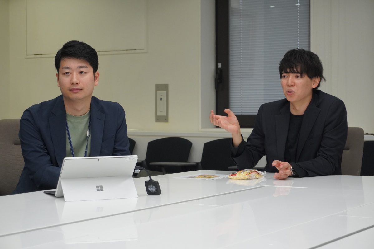 日清食品チルド株式会社 マーケティング部 第1グループ 主任 森本陽氏、初見友弥氏