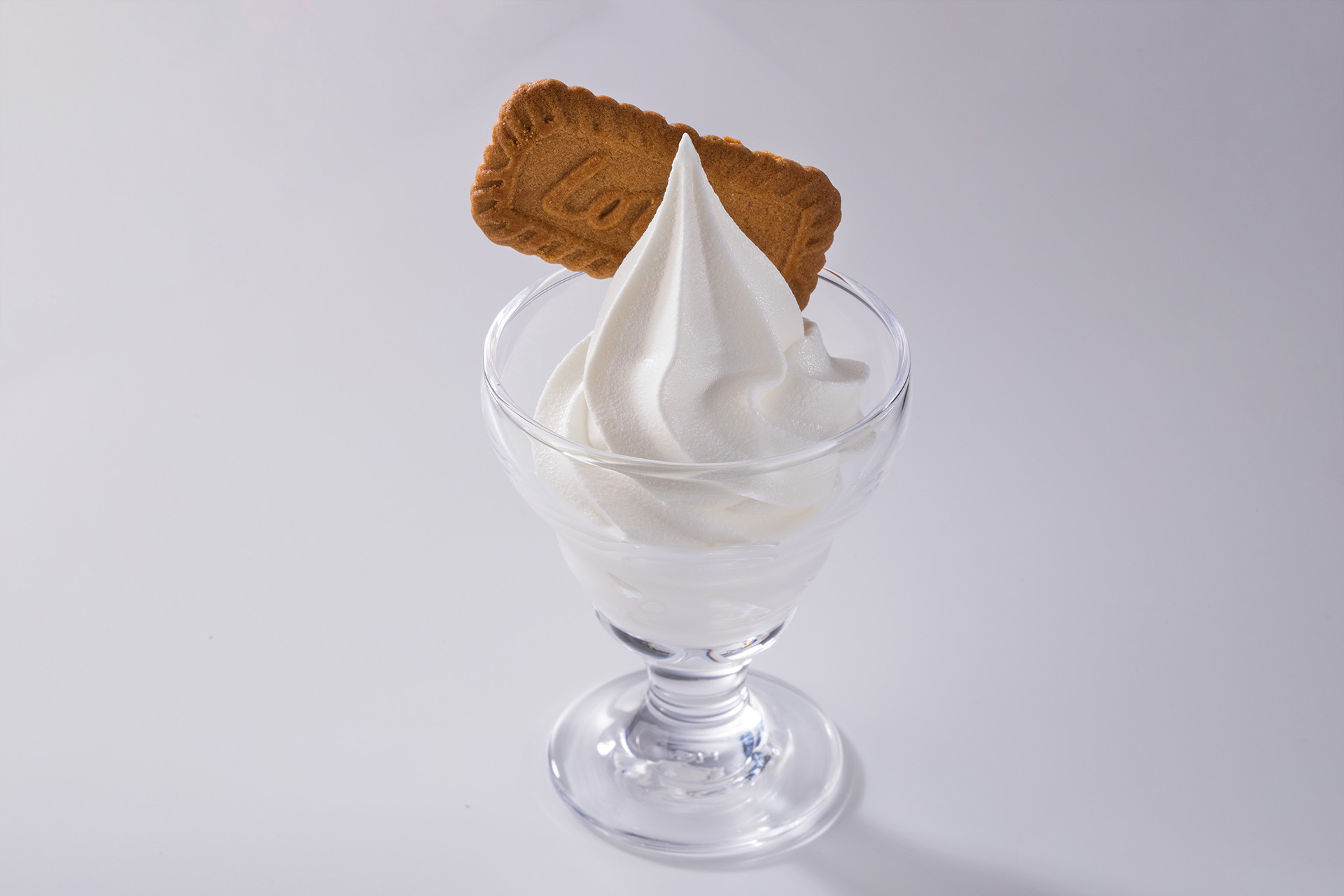 「ミニ北海道牛乳ソフト ビスケット添え」