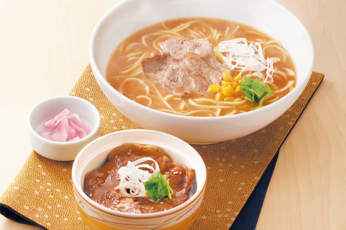 味噌ラーメンとミニ豚丼セット