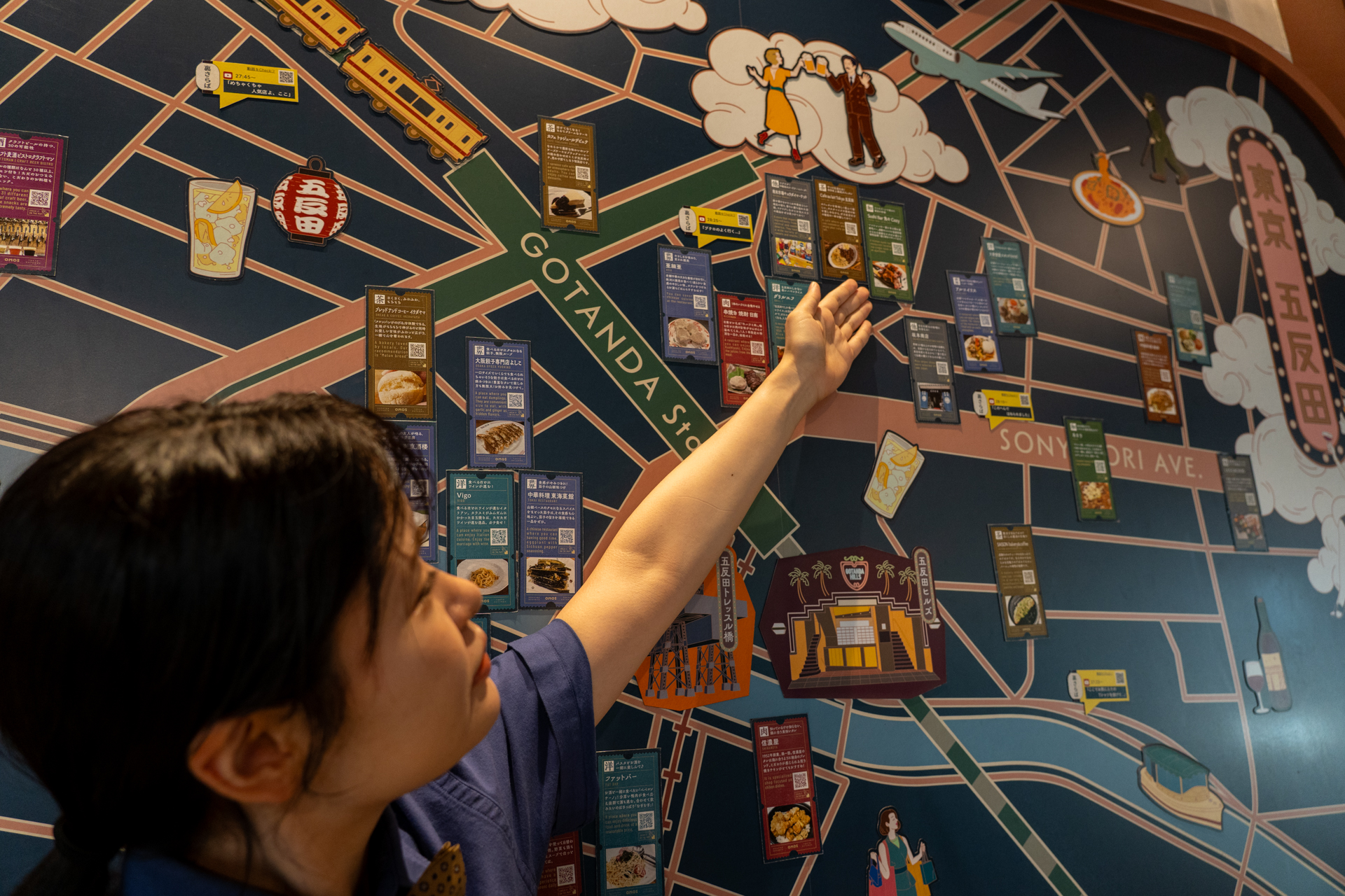 「どこにあるんですか？」と聞くと、ご近所マップを指さして「ここです！」。穴場のお店をサクッと知れて便利