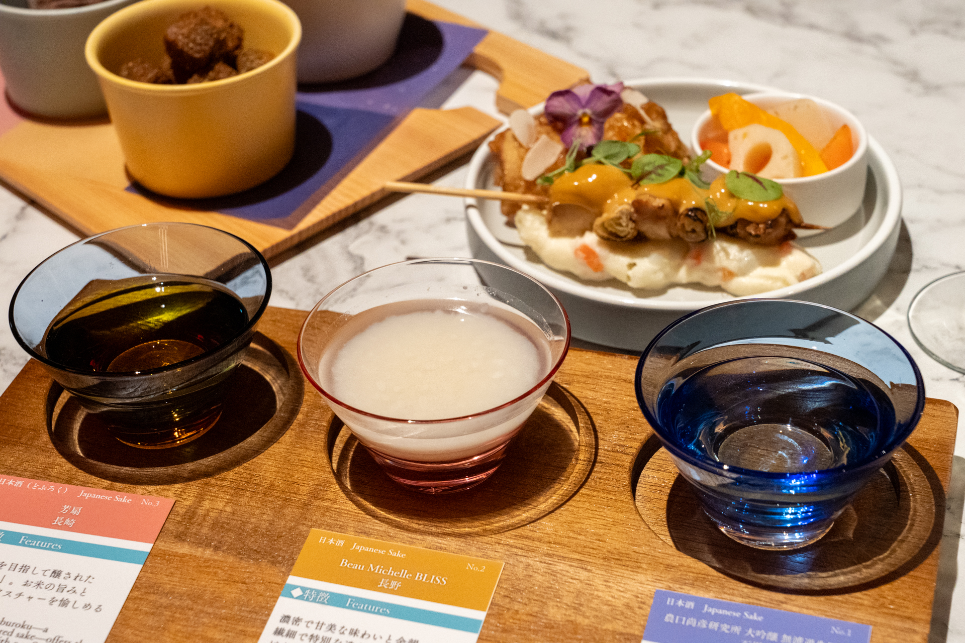 桑原商店セレクトの日本酒3種飲み比べセットは、1日の締めにぴったりのペアリング