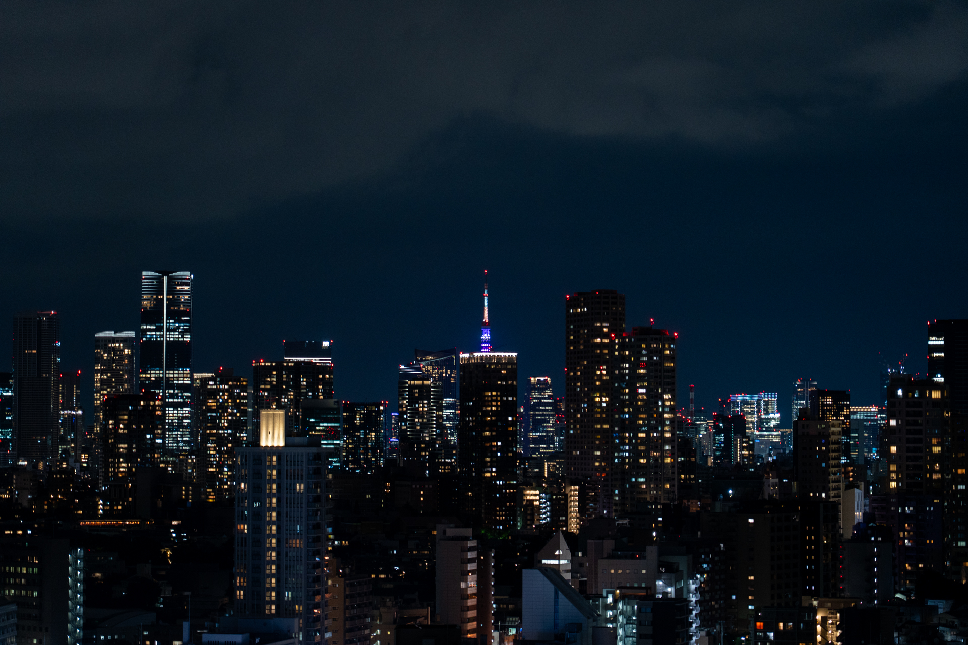 部屋の照明を消して“The 東京”な夜景をぜひ！