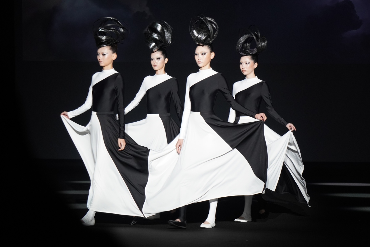 コシノジュンコ氏によるファッションショー