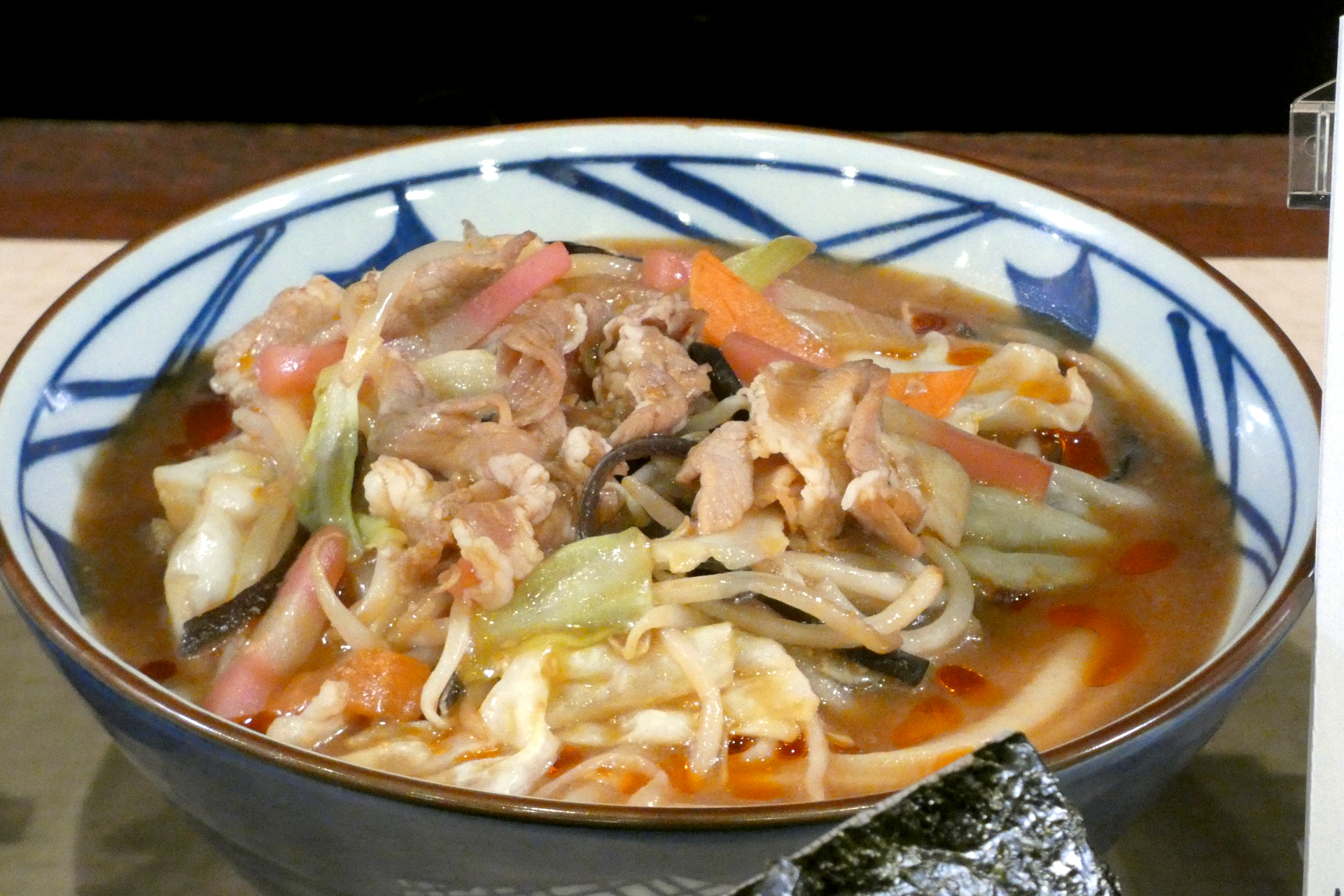 秋田県：味噌ちゃんぽんあんかけうどん（並890円、大1070円、温のみ）