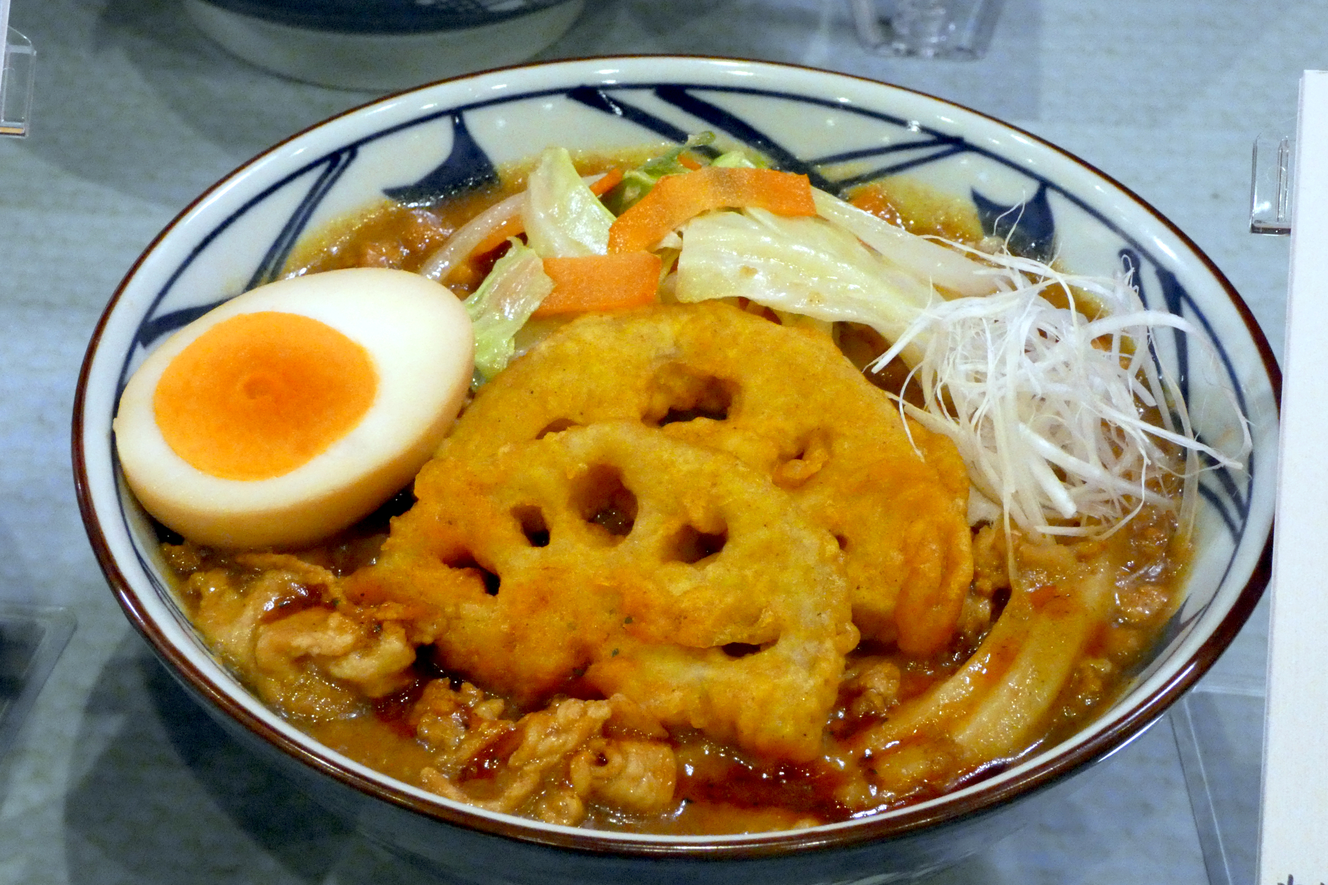 茨城県：すりおろしれんこんカレーうどん（並840円、大1020円、温のみ）