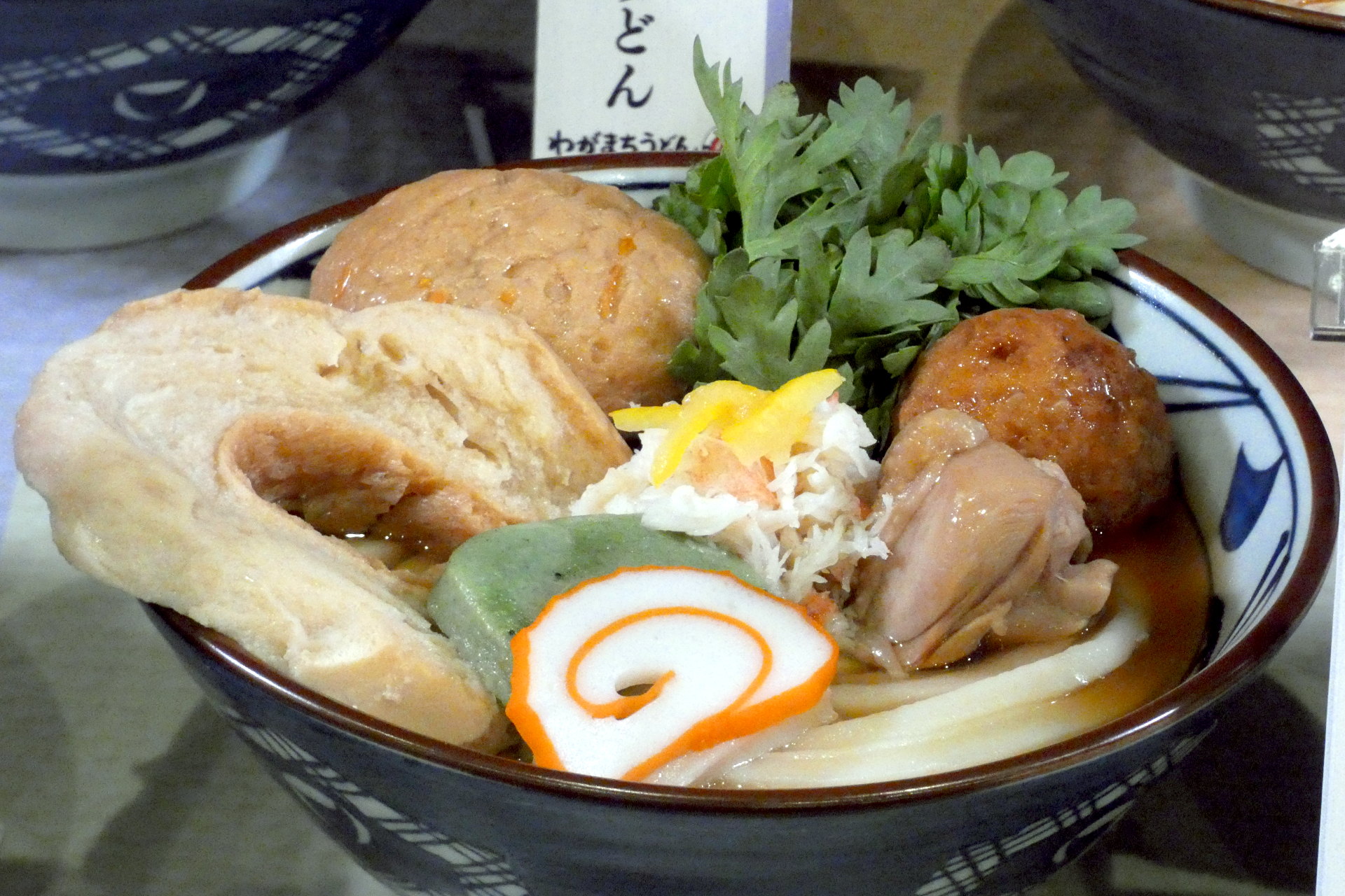 石川県：8種具材の金沢おでんうどん（並890円、大1070円、温のみ）