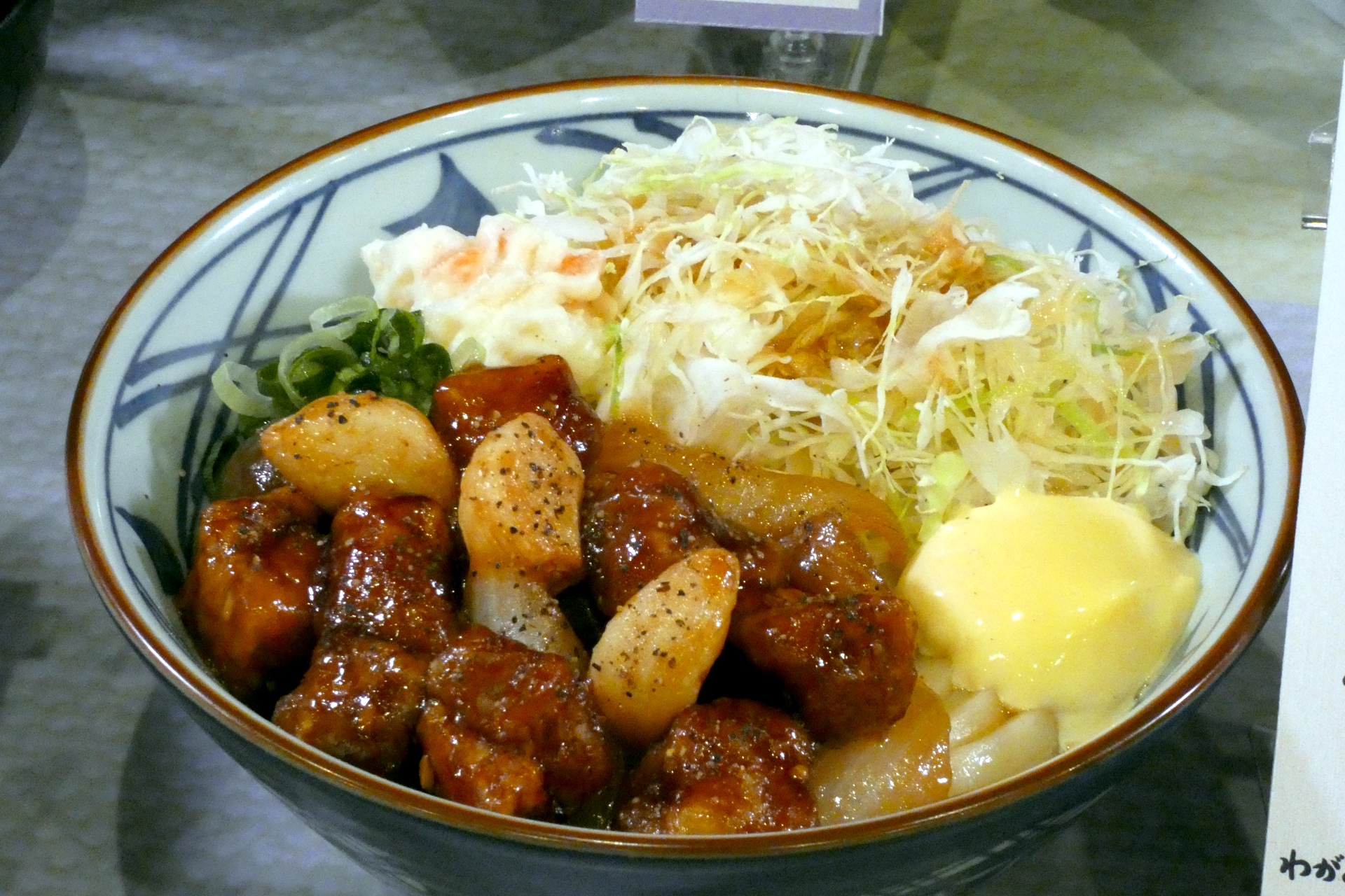 三重県：四日市とんてき風ぶっかけうどん（並890円、大1070円、温のみ）