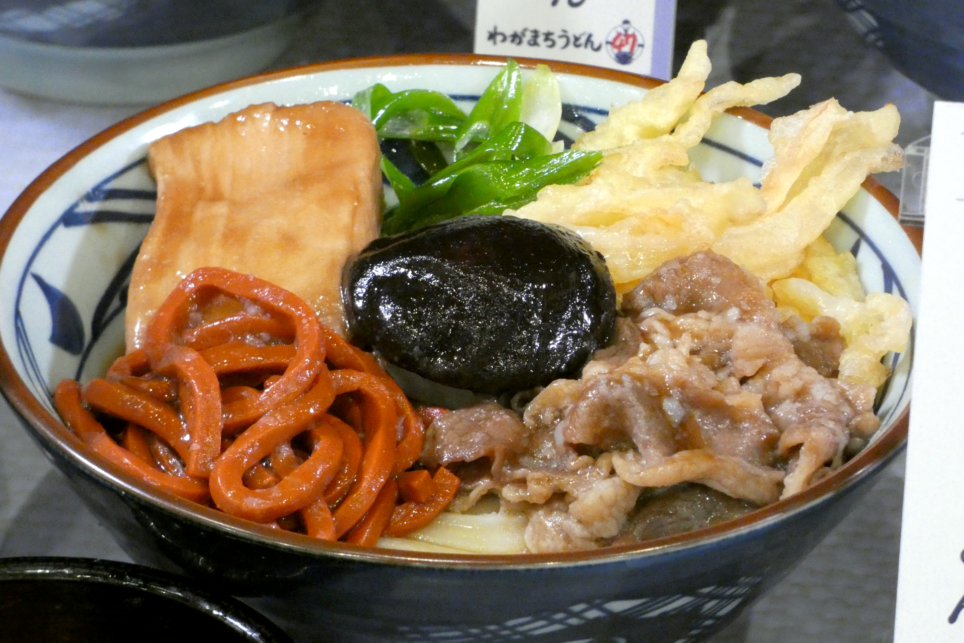 滋賀県：じゅんじゅん風ぶっかけうどん（並840円、大1020円、温のみ）