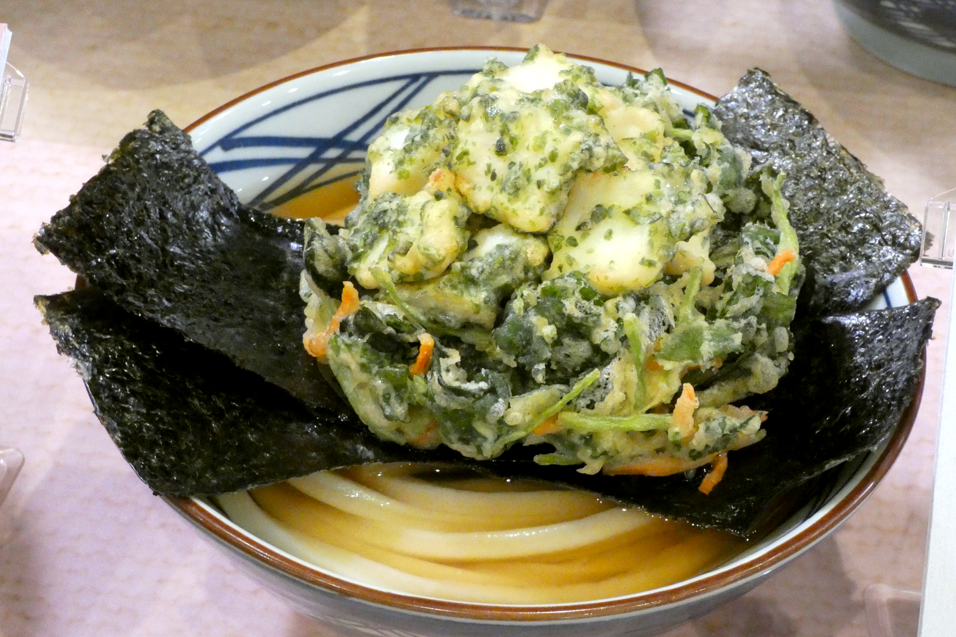 佐賀県：イカ天と香ばし海苔うどん（並790円、大970円、温/冷）
