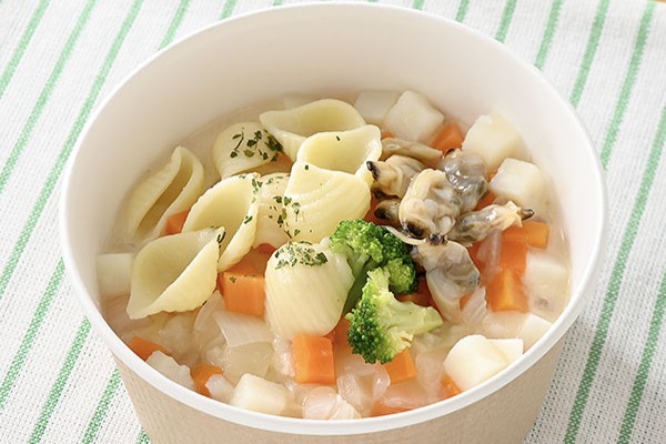 濃厚な魚介の旨み！クラムチャウダー