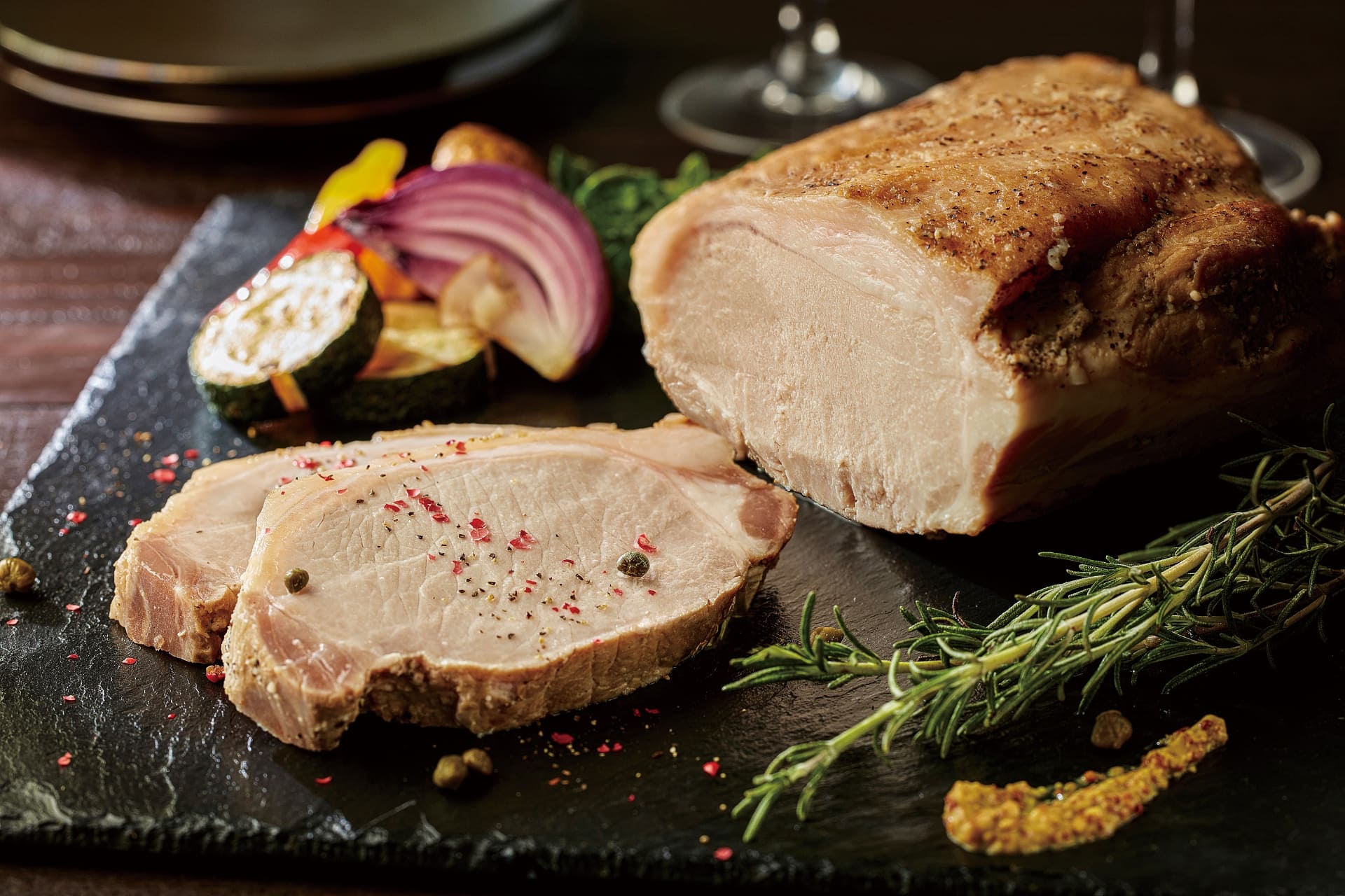 「とろける旨み“SaboRED”ローストポーク」（5490円）