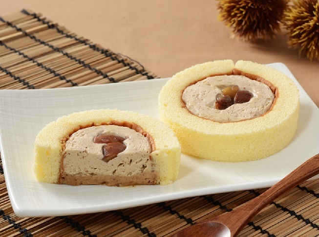 「プレミアムロールケーキ 2層のマロン」（248円）