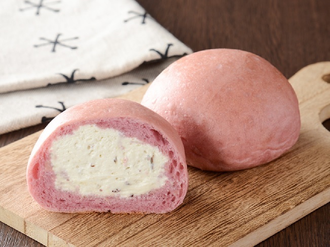 「クリームたっぷり！ふわもち冷やしクリームパン おいもホイップ（紅はるか）」（192円）