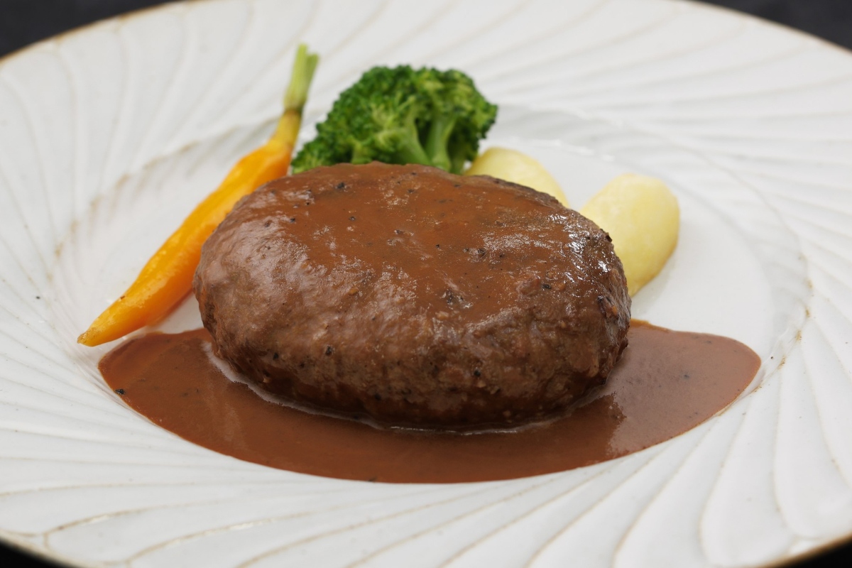 黒×黒ハンバーグ～ブラウンバターソース～