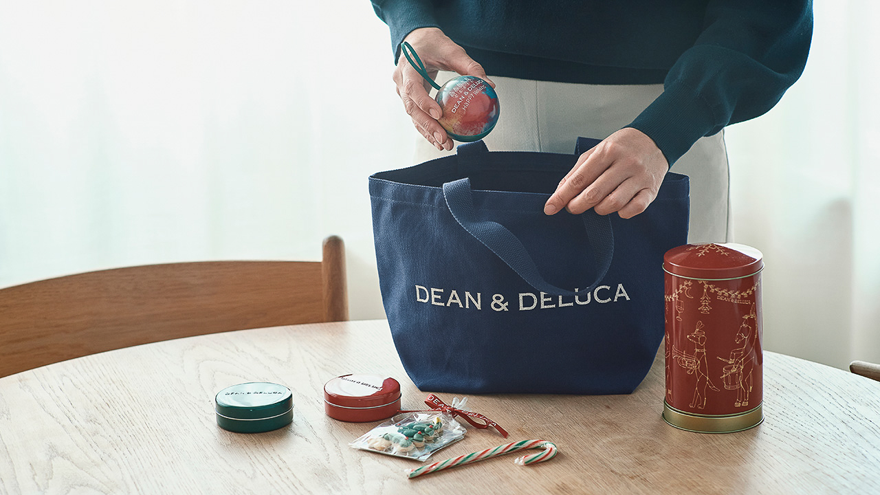 DEAN & DELUCA「チャリティートートバッグ」ラピスブルー Sサイズ（2750円）