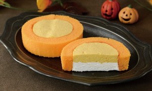 「Uchi Café パンプキンロールケーキ」（248円）