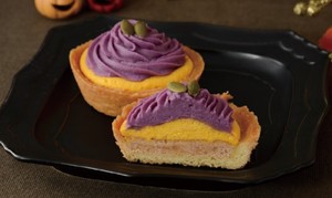 「Uchi Café 紫いもとかぼちゃのタルト」（268円）