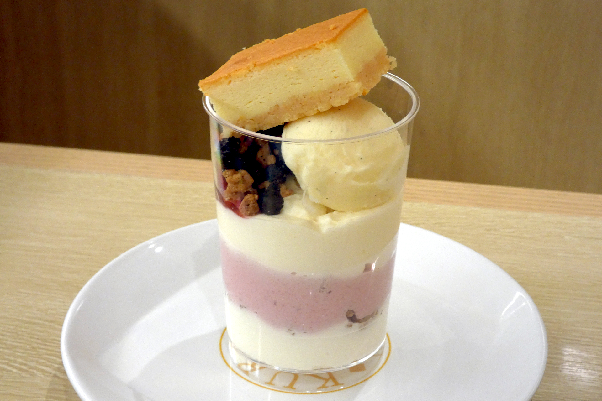 NYストロベリーチーズケーキパフェ