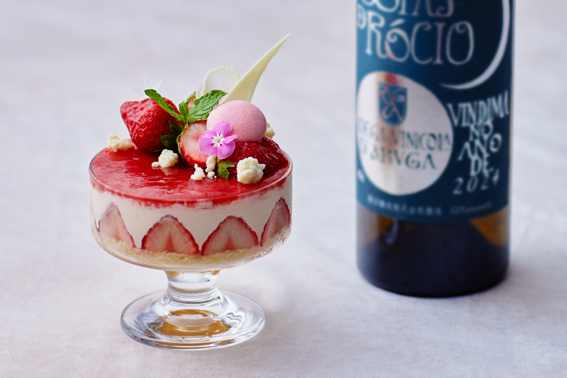 クリスマス限定苺パフェ