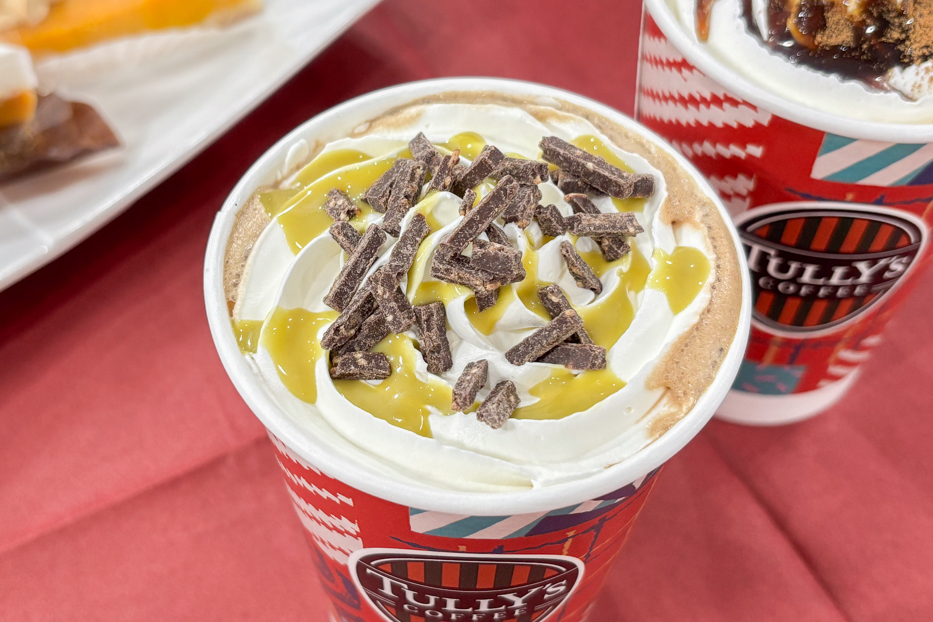 「タリーズドバイチョコレートラテ」はザクザク食感がドバイチョコです