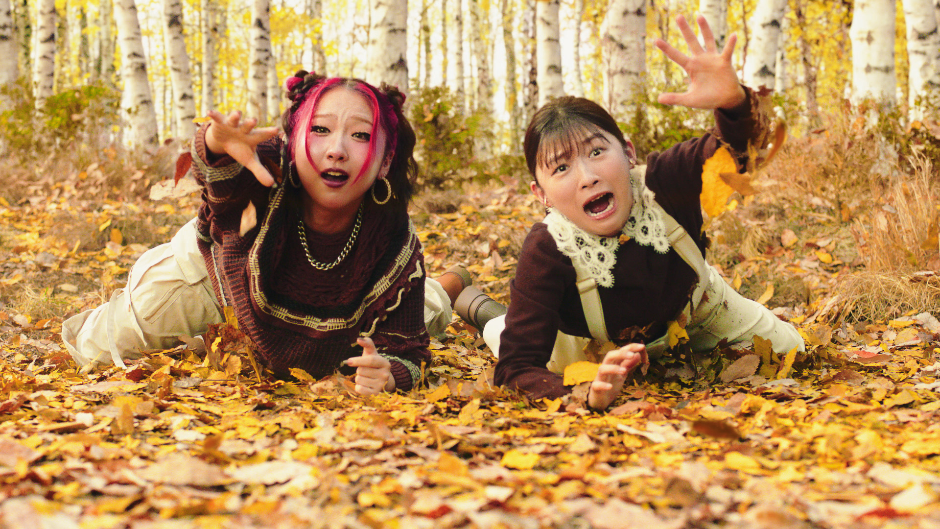 HANAのCHIKAさんと俳優の伊藤沙莉さんのCMが11月4日から放映