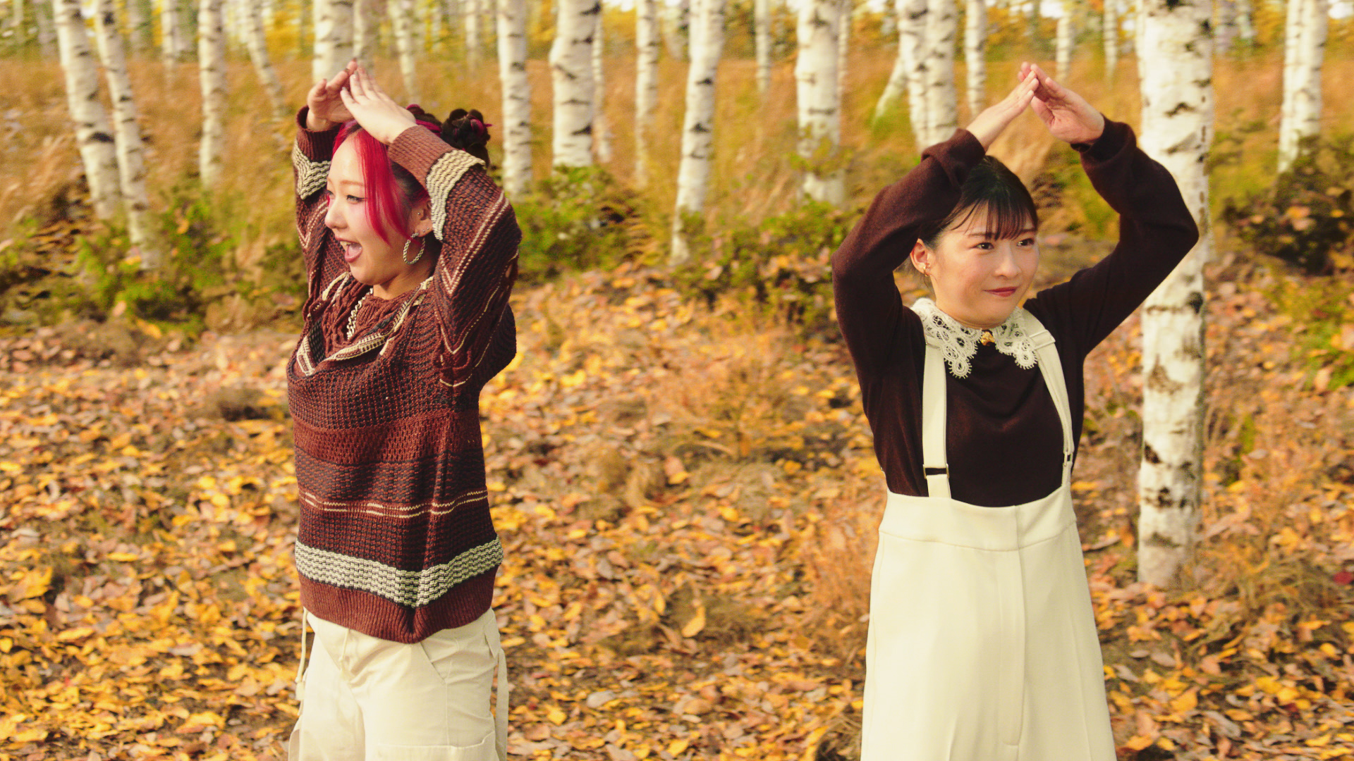 HANAのCHIKAさんと俳優の伊藤沙莉さんのCMが11月4日から放映