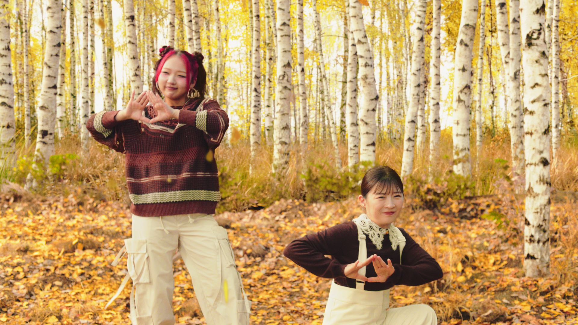 HANAのCHIKAさんと俳優の伊藤沙莉さんのCMが11月4日から放映