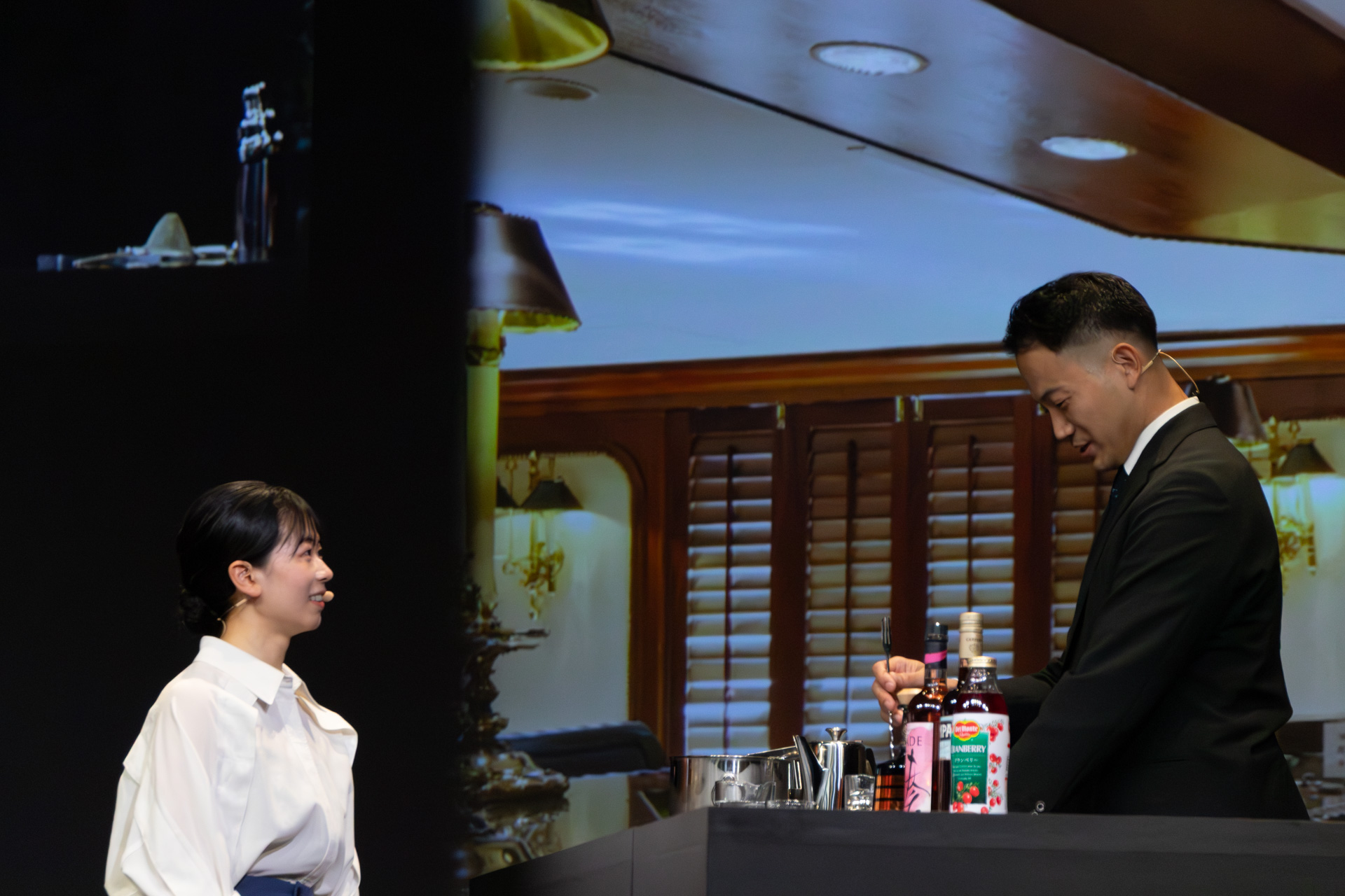 3名がプロフェッショナルな所作を披露