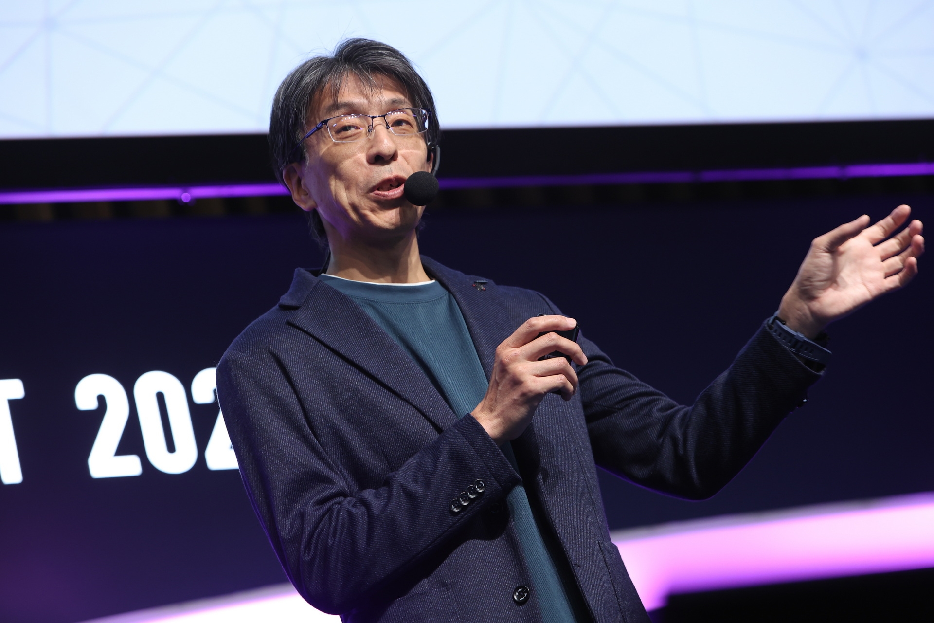 冒頭の講演に登壇したKDDI 執行役員 パーソナル事業本部 パートナーグロース本部長の久木浩樹氏