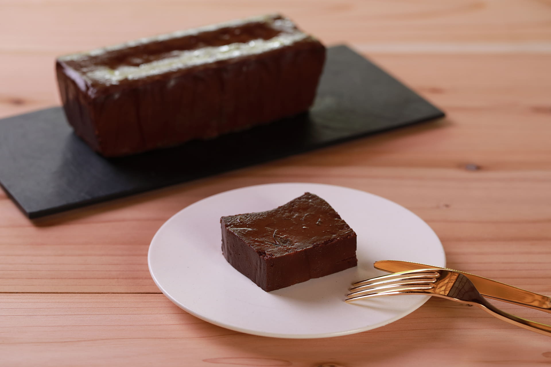 叶 匠寿庵「梅ほころび てりーぬしょこら」