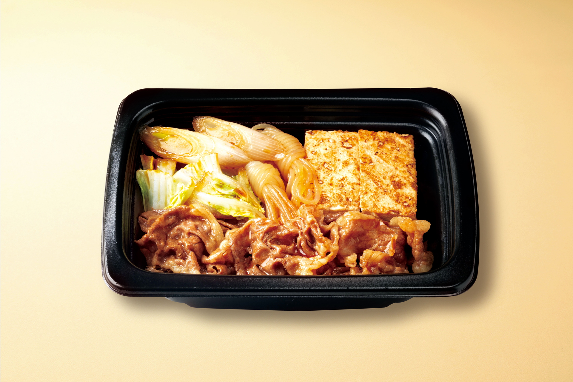 「国産牛のすき焼き弁当～さくらビーフ使用～」（生卵なし）