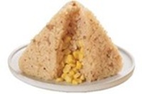 大きなバターコーンのペッパーおにぎり