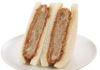 タレメンチカツサンド。タレメンチカツは静岡県のローカルフード