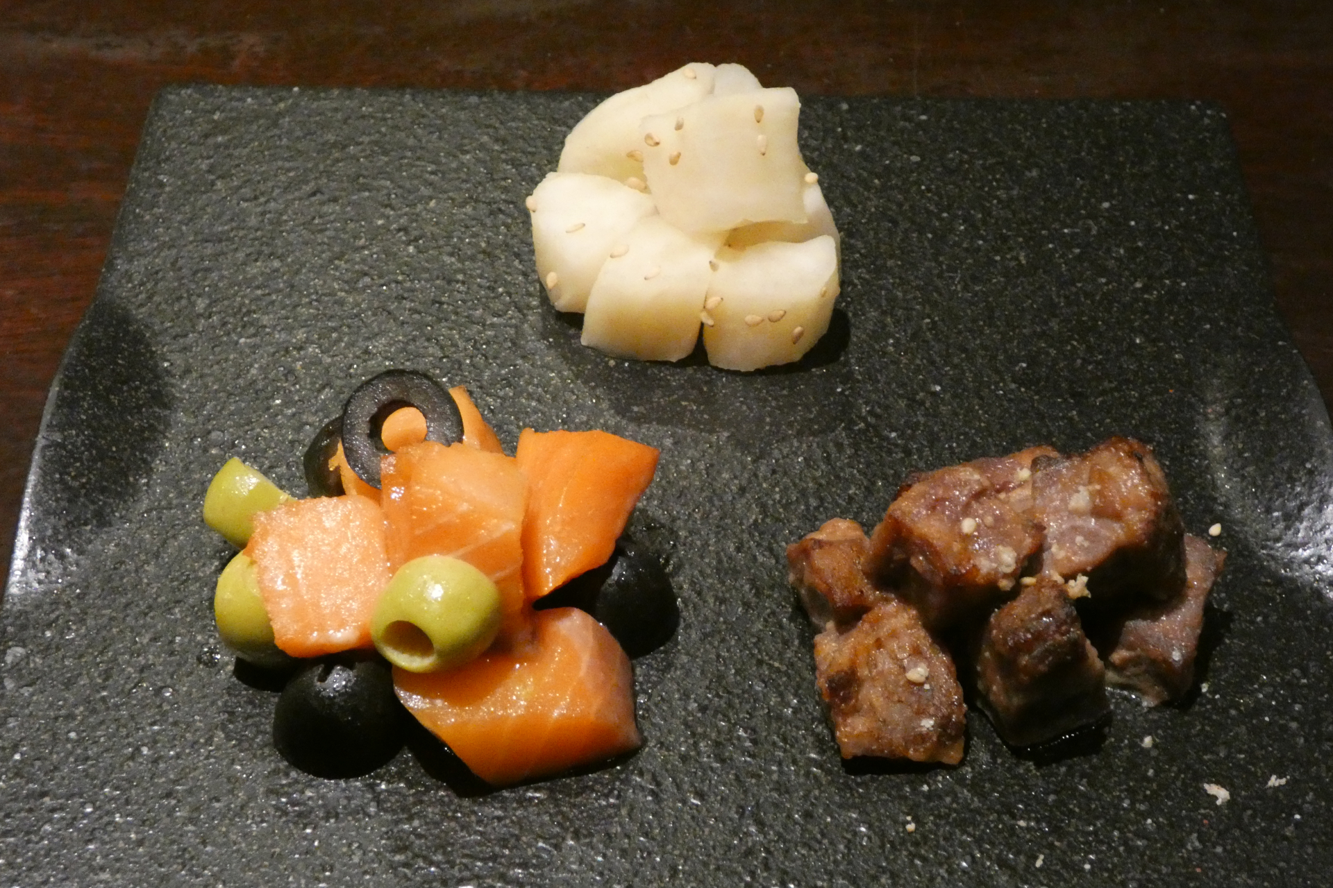 燻り惣菜3品盛り合わせ（1650円）