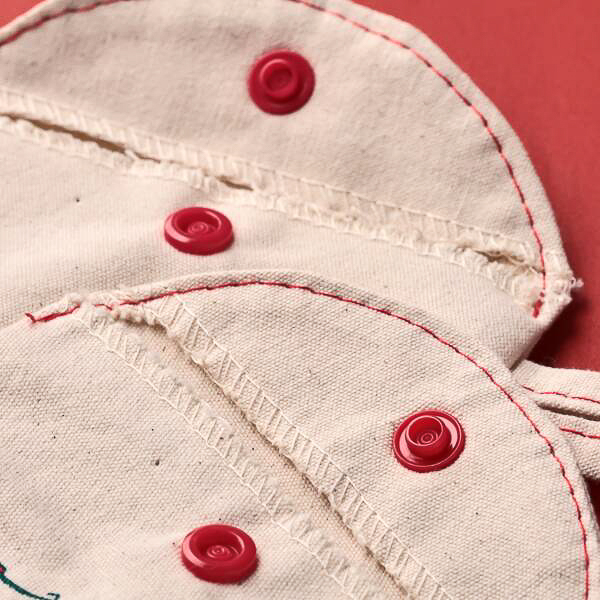 「スヌーピー オーガニックコットン ホリデーソックス」（1098円）