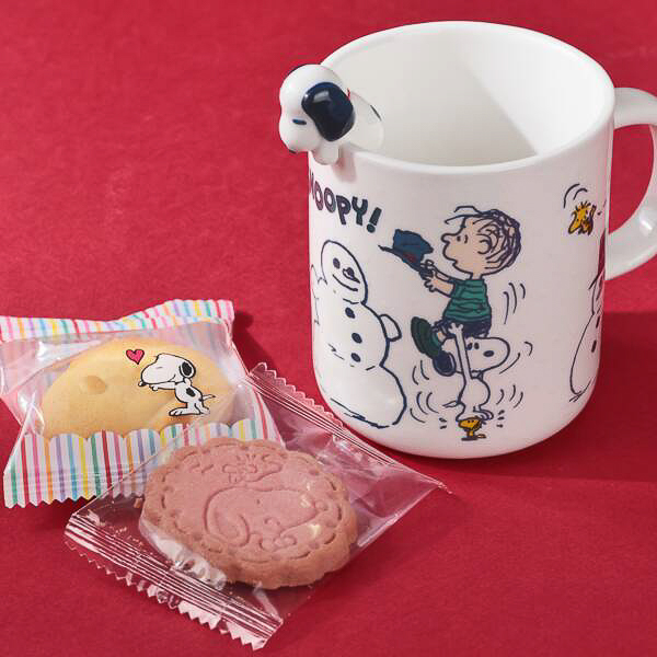 「ダンキンスヌーピーカップ」（スノーマン）