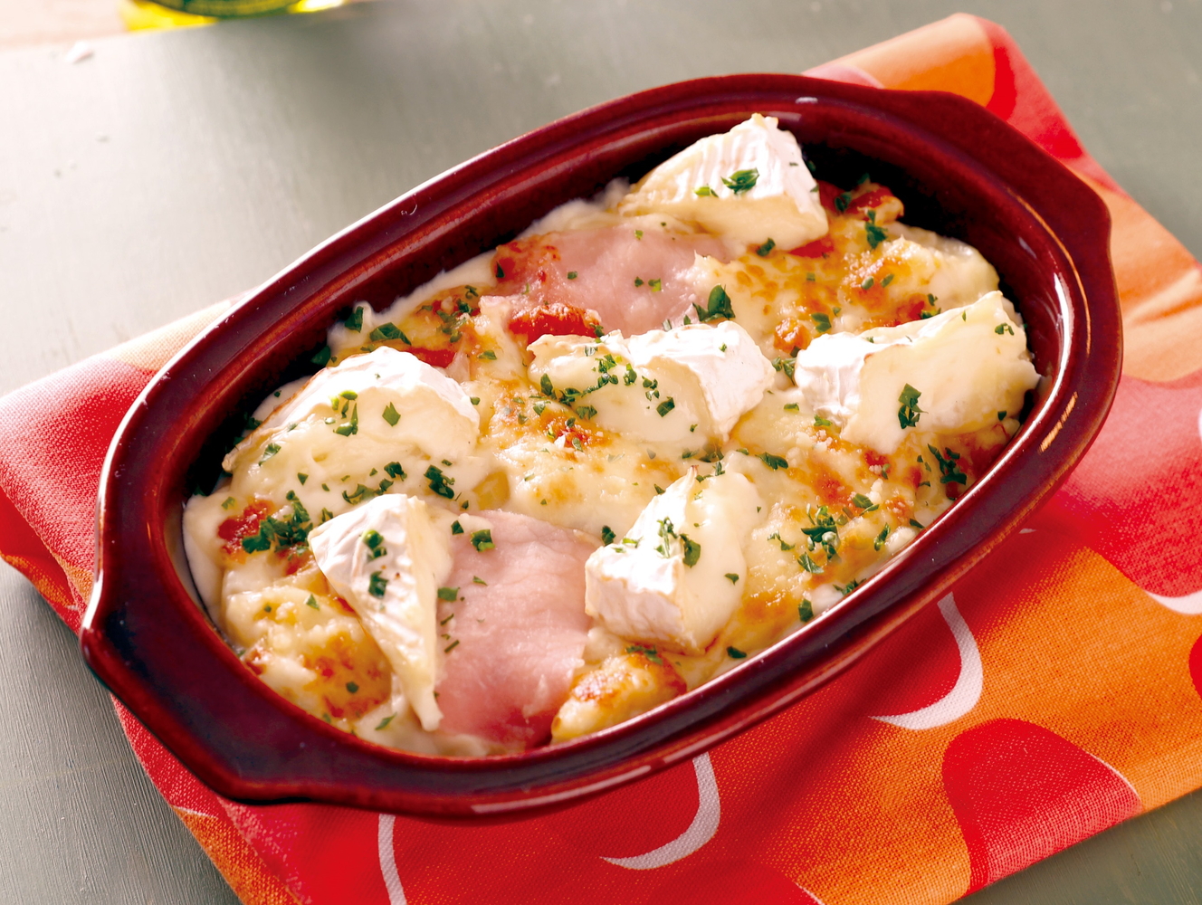 「北海道カマンベールと生ハムのグラタン」（680円）