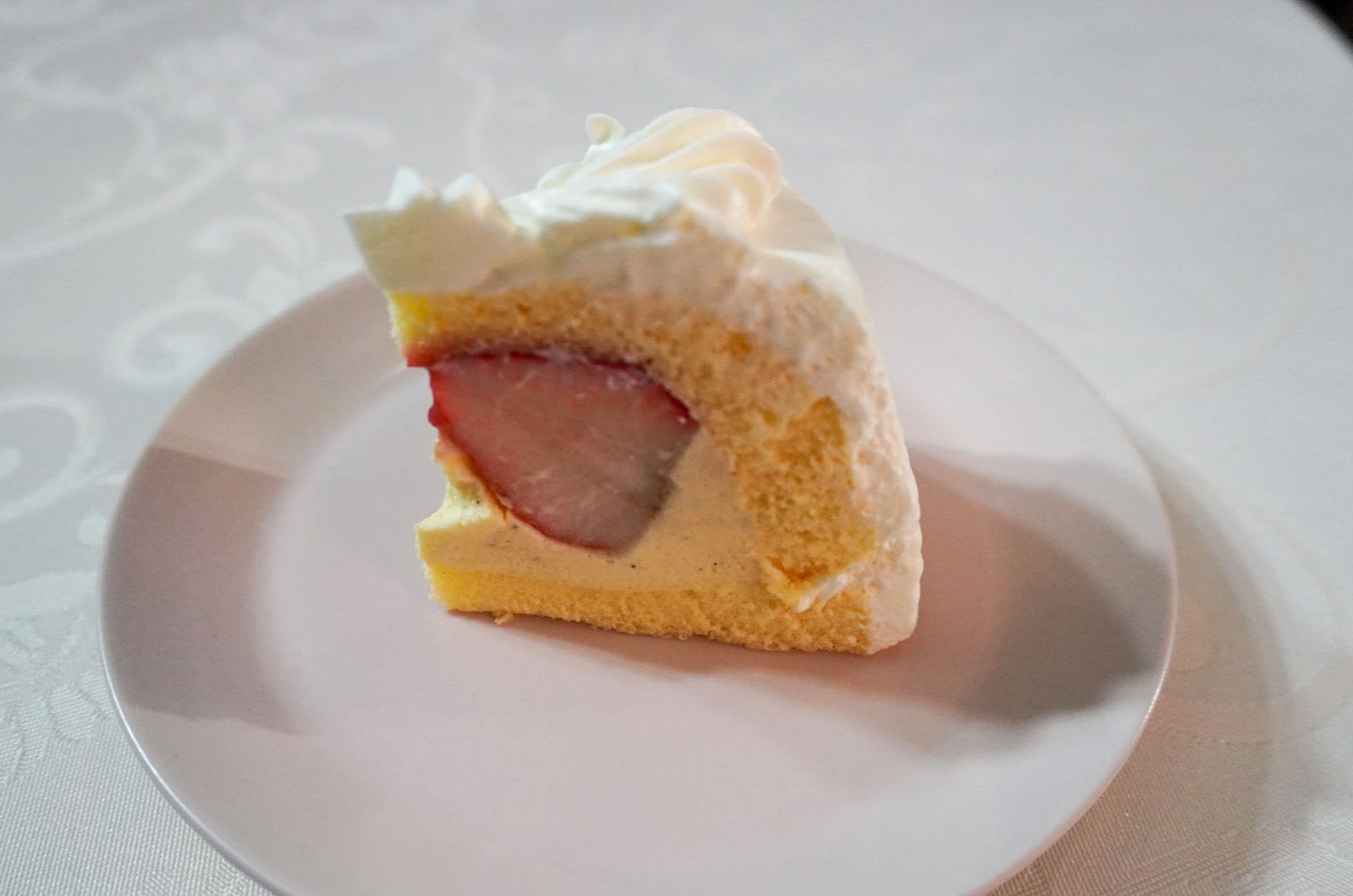 試食で提供された「クリスマスかまくら」