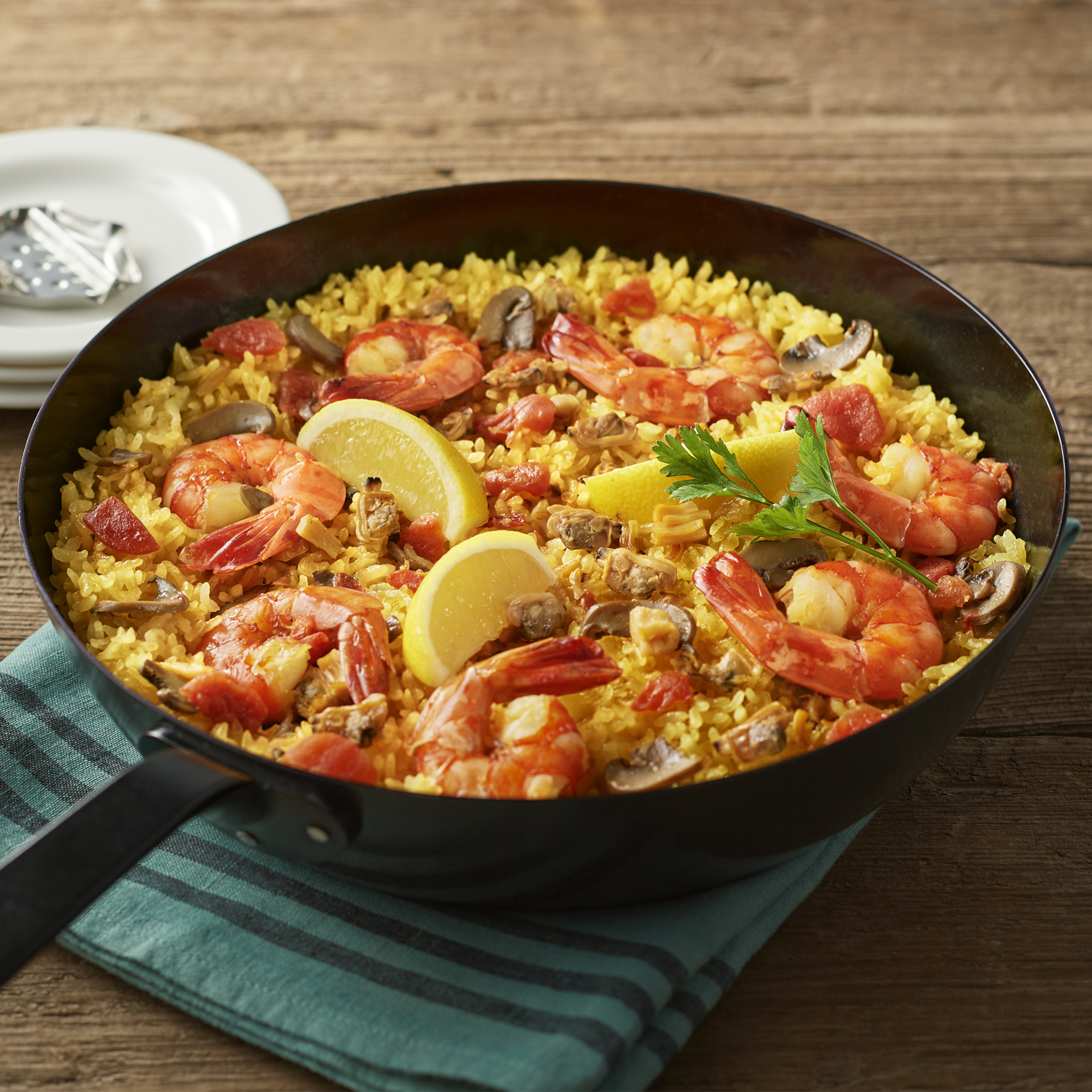 「フライパンでつくる魚介パエリアの素」（490円）