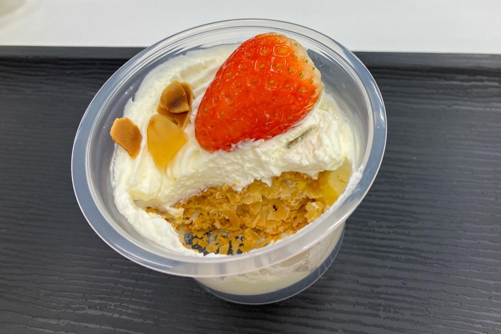 ミルフィーユ・シャンティの中のパイはサクサク