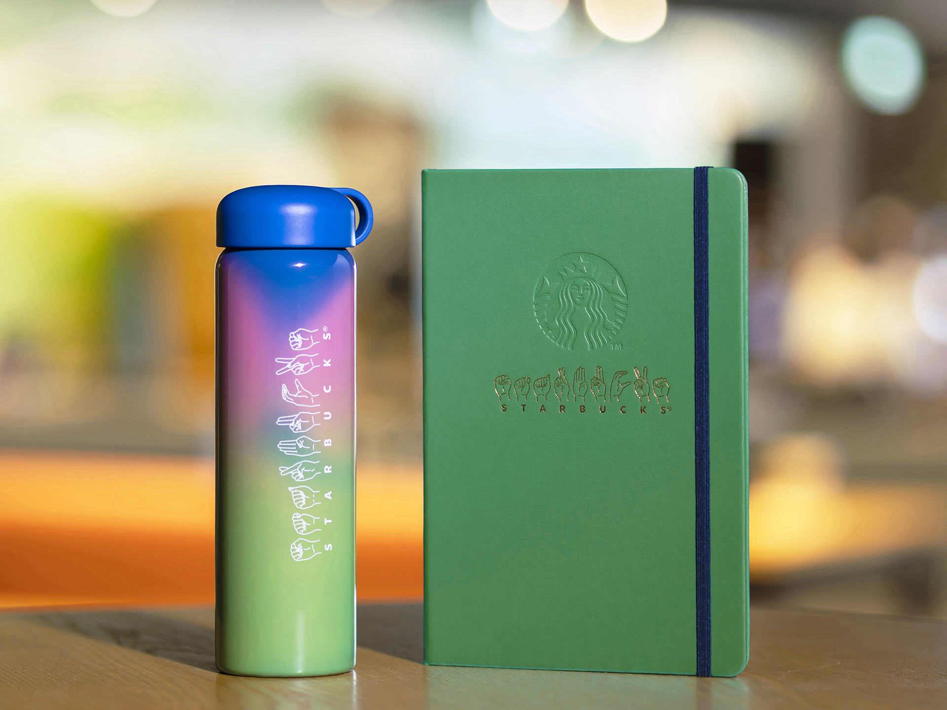 「カラーチェンジングステンレスボトルARIGATO 355ml」（4600円）