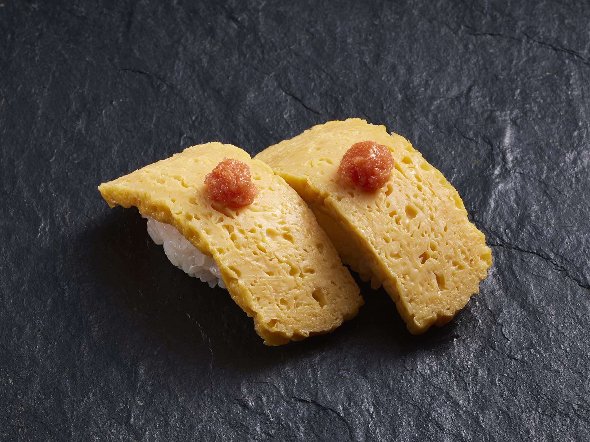 「【食卓のやまや】博多明太子たまご握り」（231円）※「お手軽コース」からでも注文可