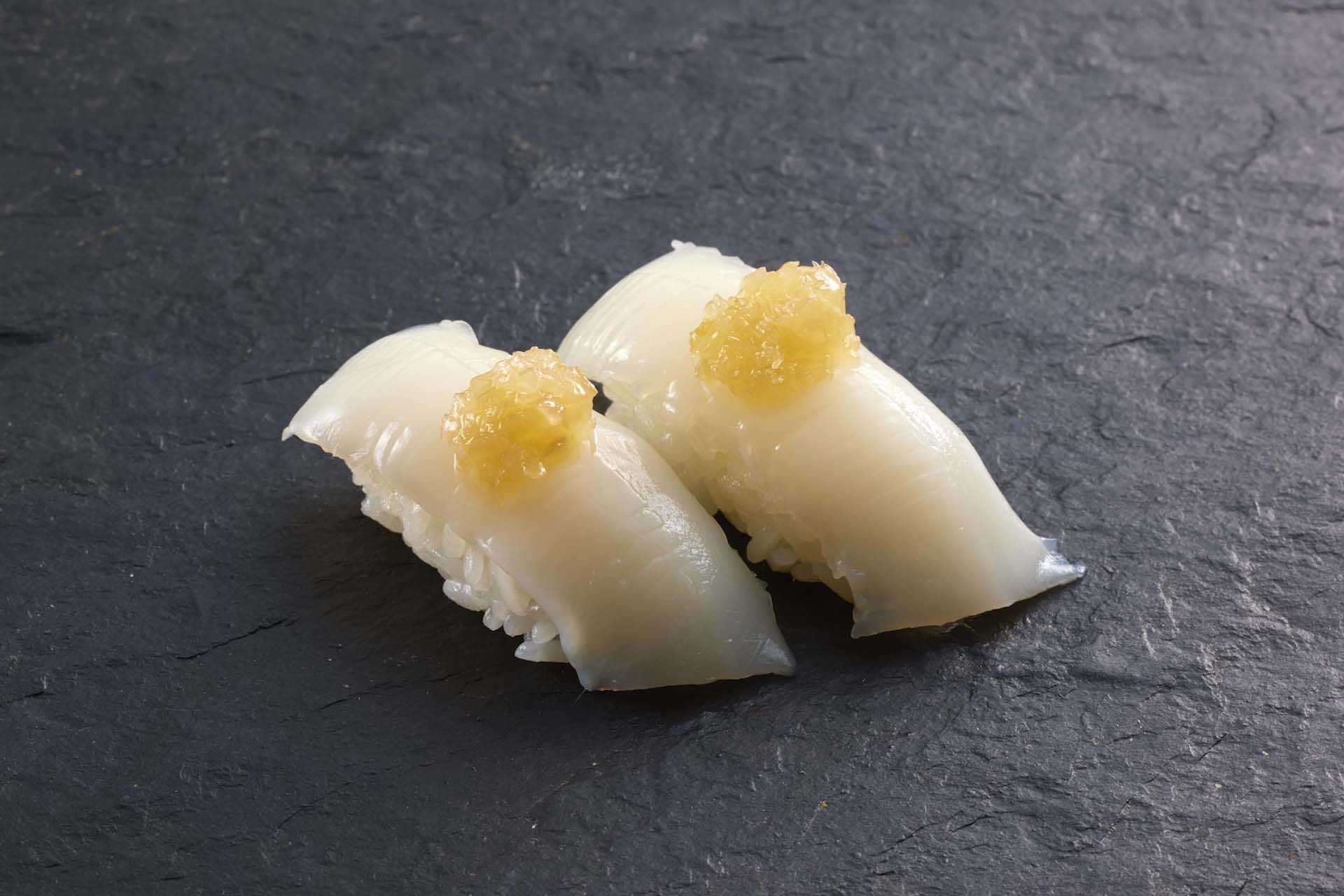 「塩レモンいか握り」（264円）※「お手軽コース」からでも注文可